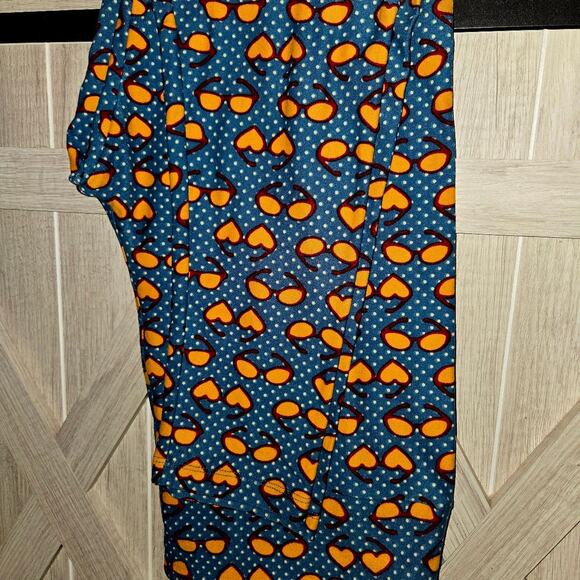 [LULAROE] TC LuLaRoe Leggings Polka Dot Heart Sunglasses - Picture 3 of 3